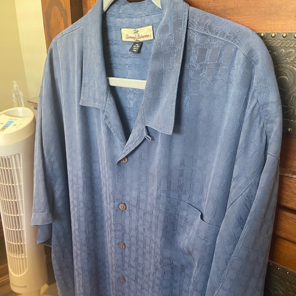 TOMMY BAHAMA LIGHT BLUE XXL SILK SHIRT; Generous sizing; Fabulous Fabric; $35 - Picture 14 of 16